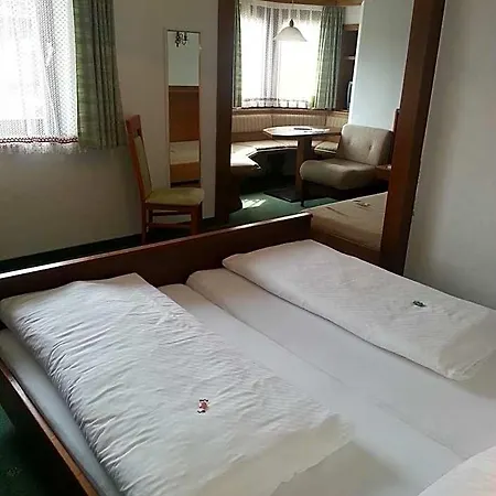 Garni Dietrich Hotel Seefeld w Tirolu
