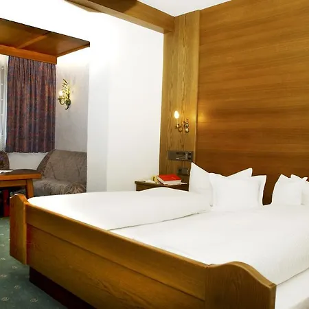 Hotel Garni Dietrich Seefeld w Tirolu