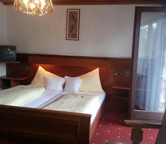 Garni Dietrich Ζέεφελντ