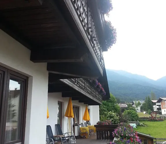 Garni Dietrich Ζέεφελντ